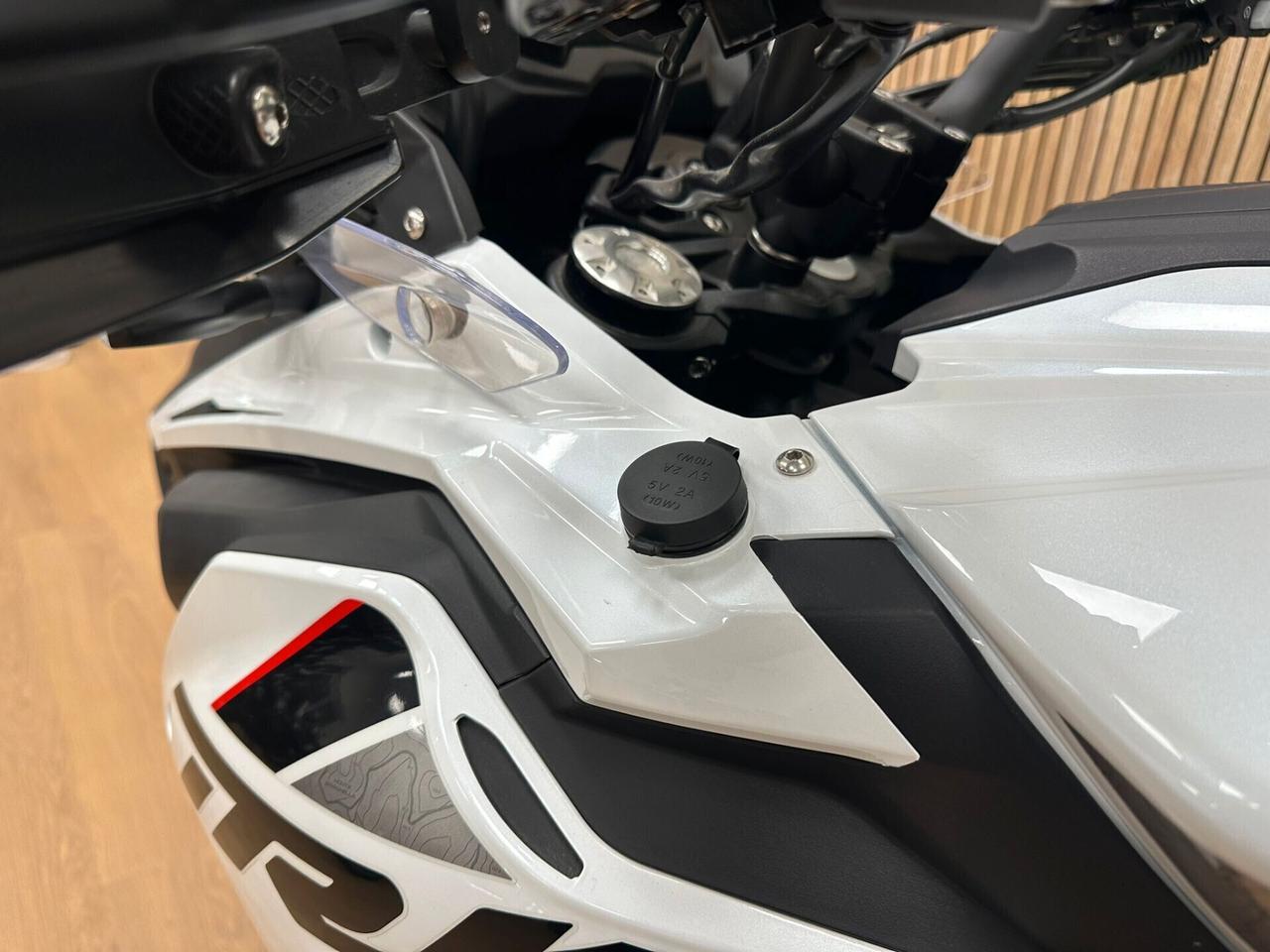 BENELLI TRK 502 X TRK502X + SET 3 VALIGE 2024