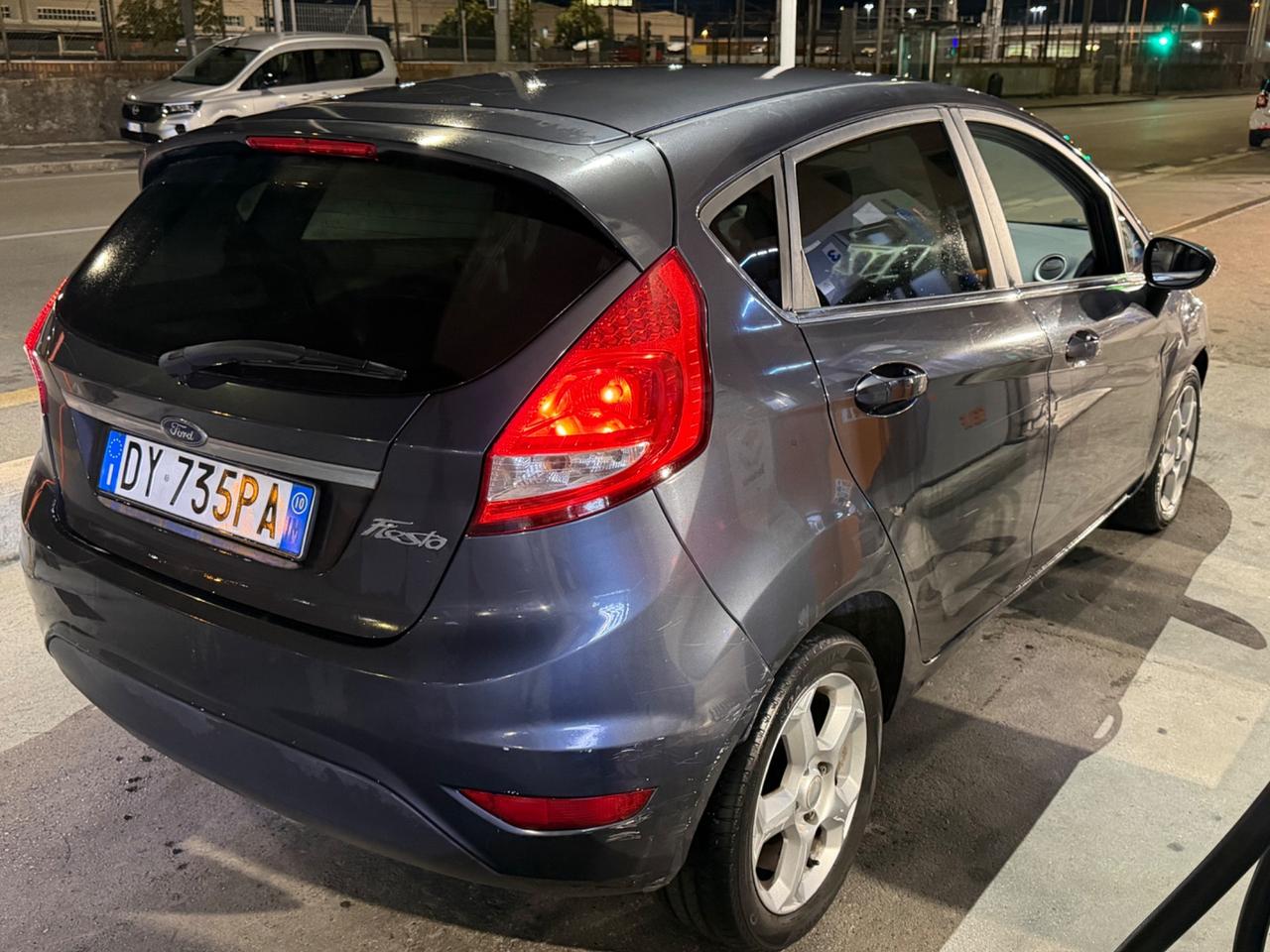 Ford Fiesta 1.4 5 porte benzina/gpl - 2010
