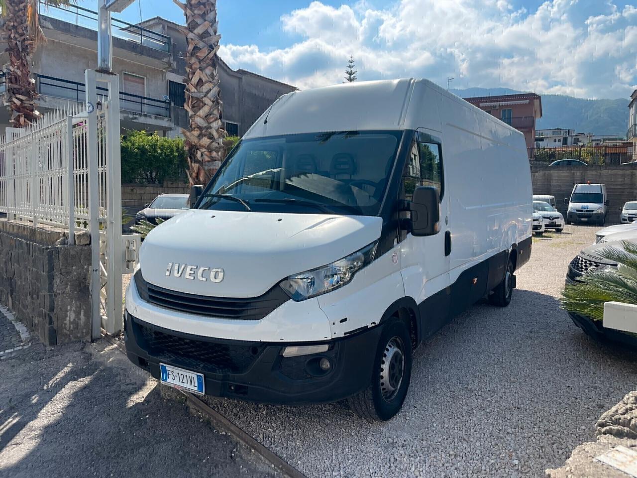 Iveco Daily 35S14 2.3 HPT PL-DC Cabinato 2018
