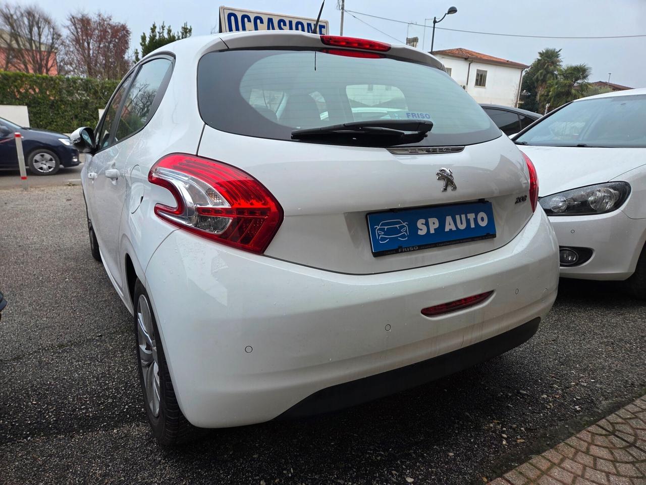 Peugeot 208 Neopatenatati - 2012