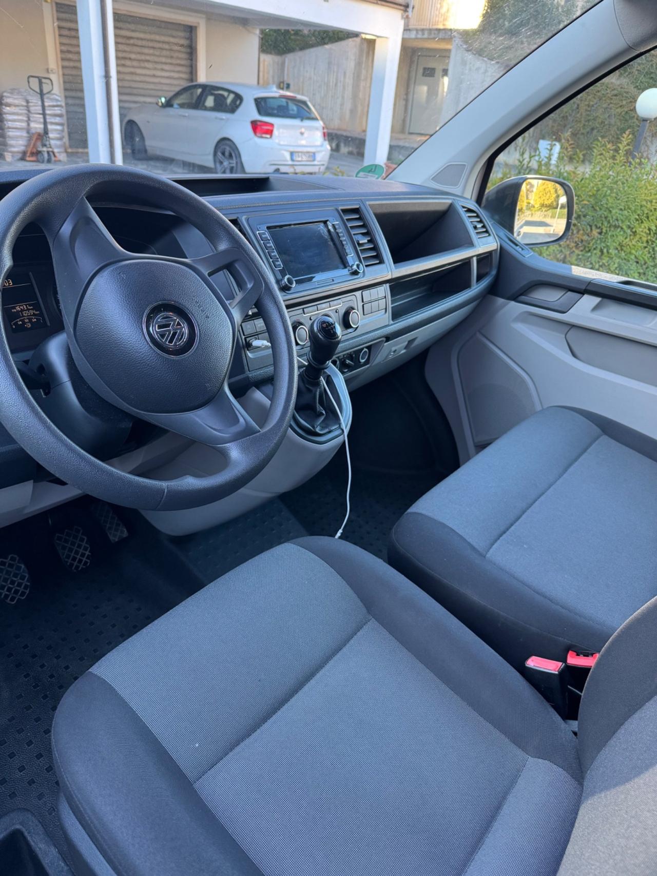 Volkswagen Transporter T6 2.0 TDI 9 posti