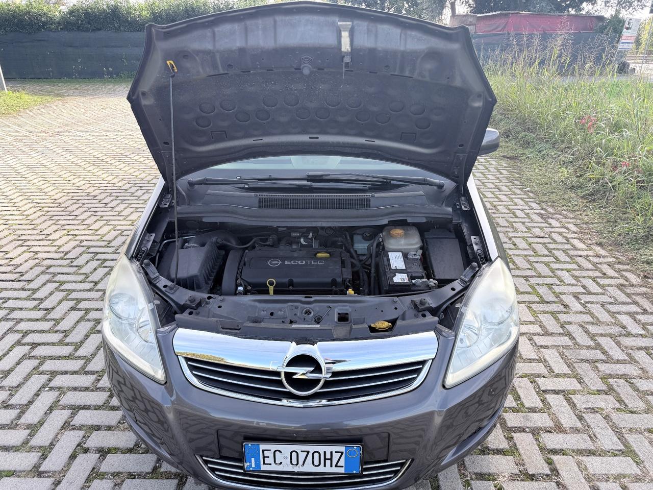 Opel Zafira 1.6 16V VVT Cosmo