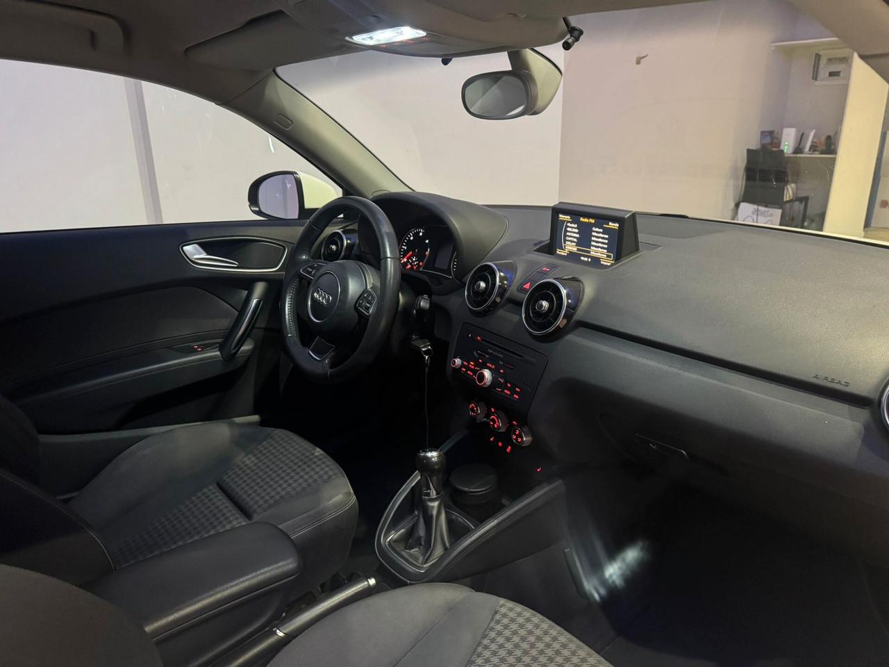 Audi A1 1.6 TDI 90CV
