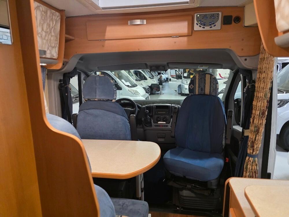 CAMPER VAN ROLLER TEAM LIVINGSTONE