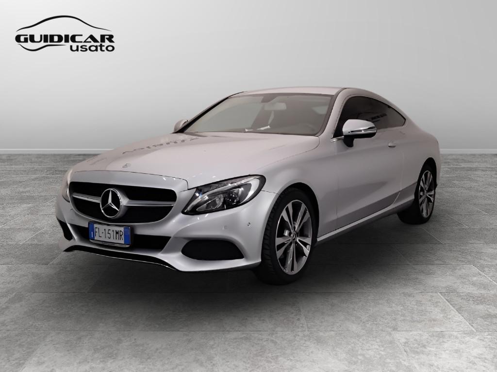 Mercedes-Benz Classe C-C205 2016 Coupe - C Coupe 220 d Premium 4matic auto
