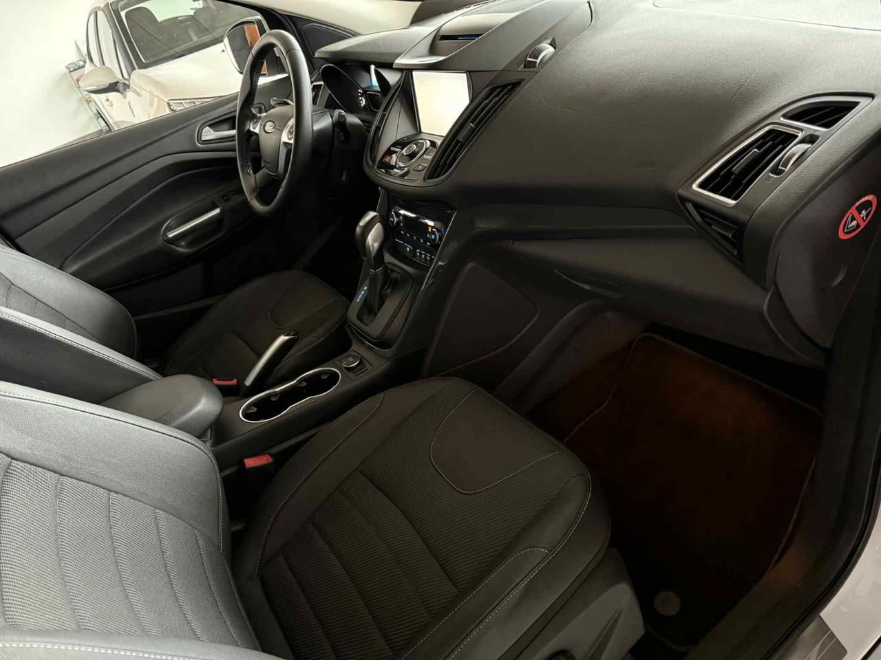 Ford Kuga 2.0 TDCI 150 CV S&S 4WD Powershift Titanium