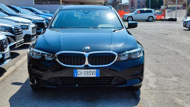 BMW 320 d Touring Business Advantage NAVI-CARPLAY-ANDROID