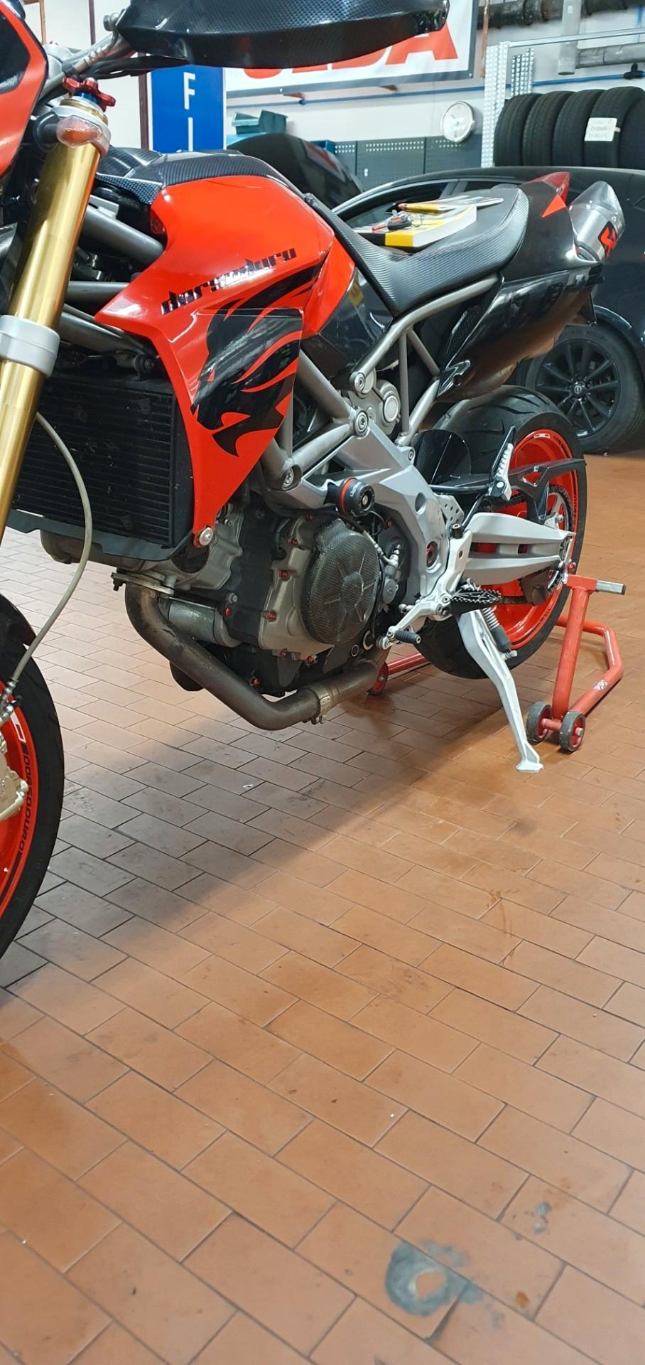 Aprilia dorsoduro 750 cc