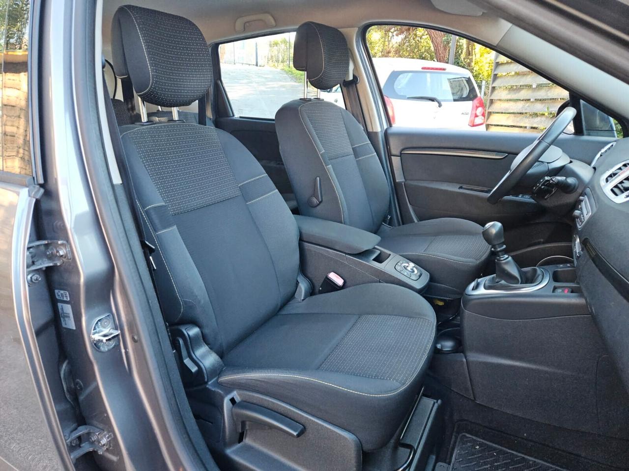 Renault Scenic Scénic X-Mod 1.9 dCi 130CV Luxe
