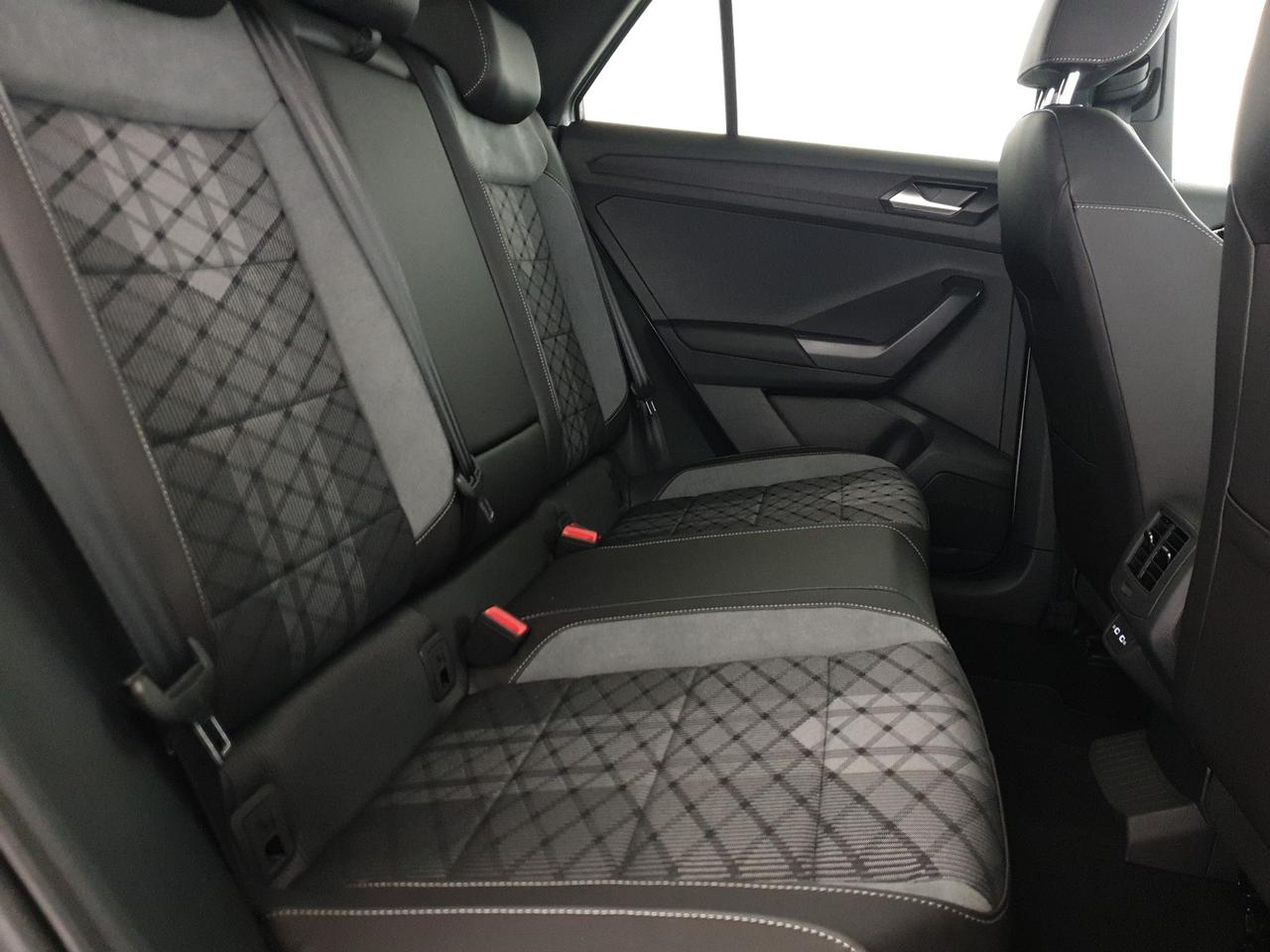 Volkswagen T-Roc 1.5 tsi r-line plus dsg
