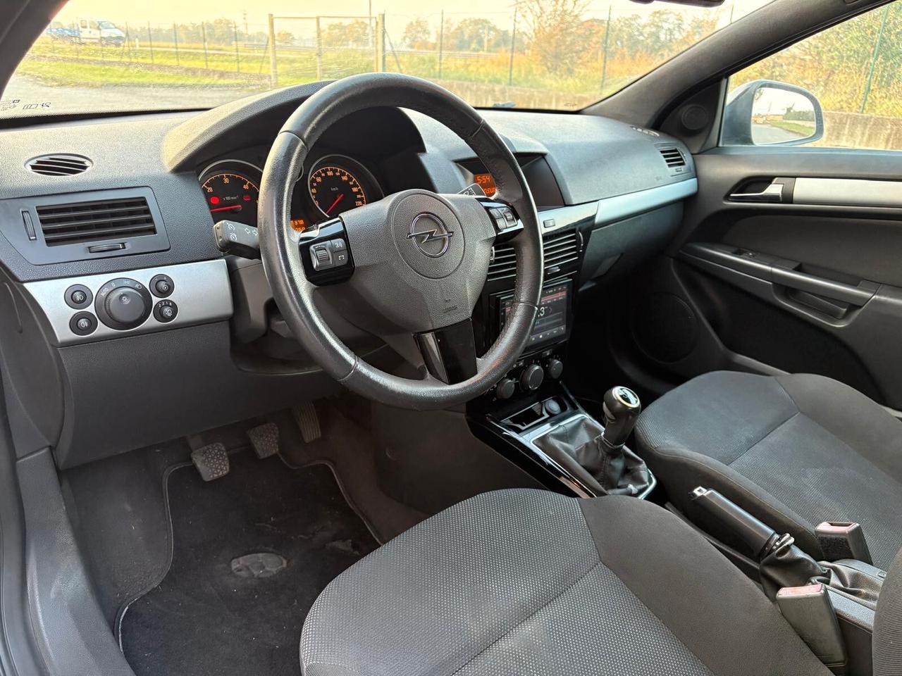 Opel Astra GTC 1.7 CDTI 110CV 3 porte