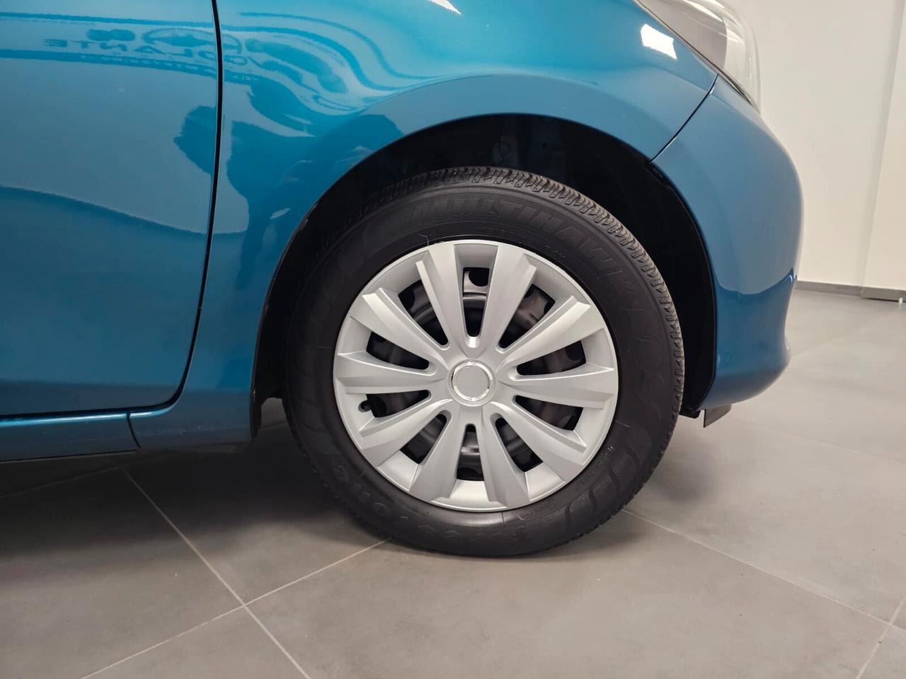 Toyota Yaris 1.0 5 porte Active - NeoPatentati