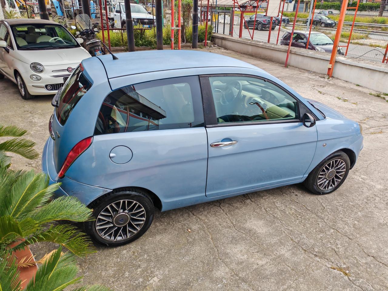 Lancia Ypsilon 1.3 diesel 02/2006 cv70