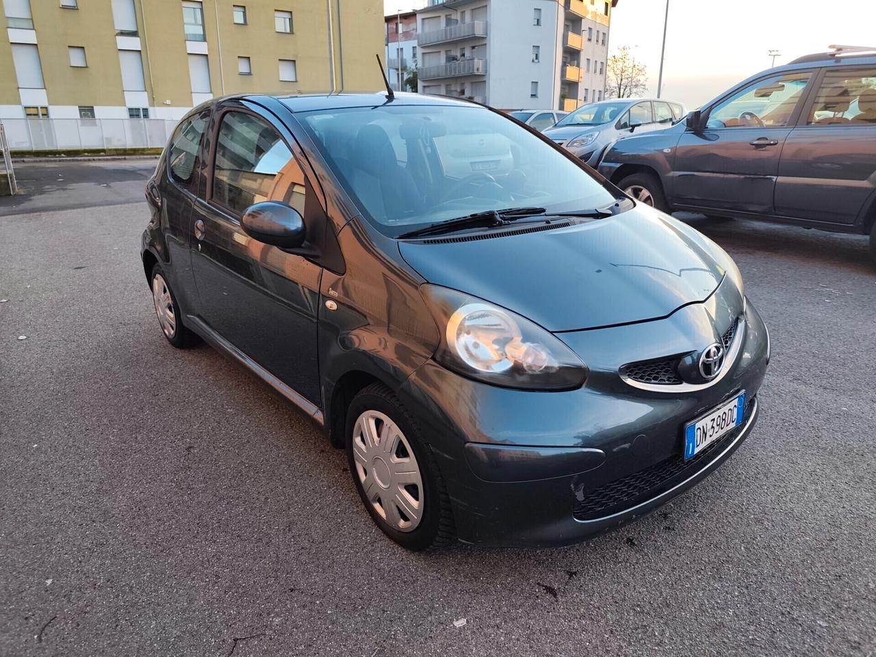 Toyota Aygo 1.0 benzina euro 4 neopatentati