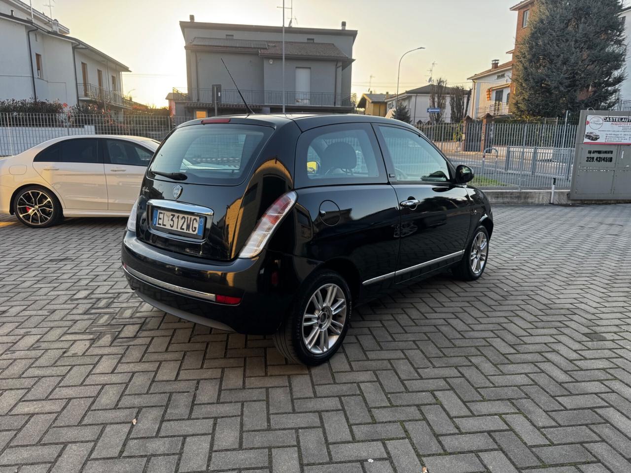 Lancia Ypsilon 1.2 69 CV 5 porte S&S Platinum