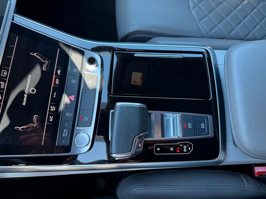 Audi Q8 45TDI QUATTRO S-LINE 231CV - 2020