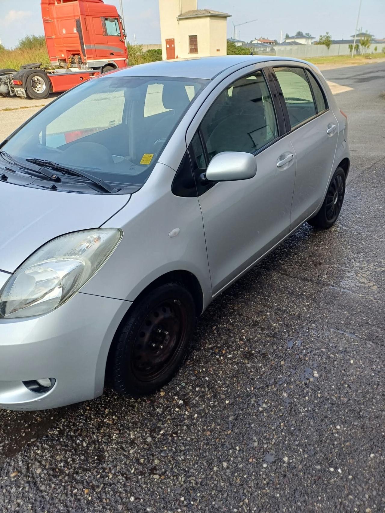 Toyota Yaris 1.3 5 porte