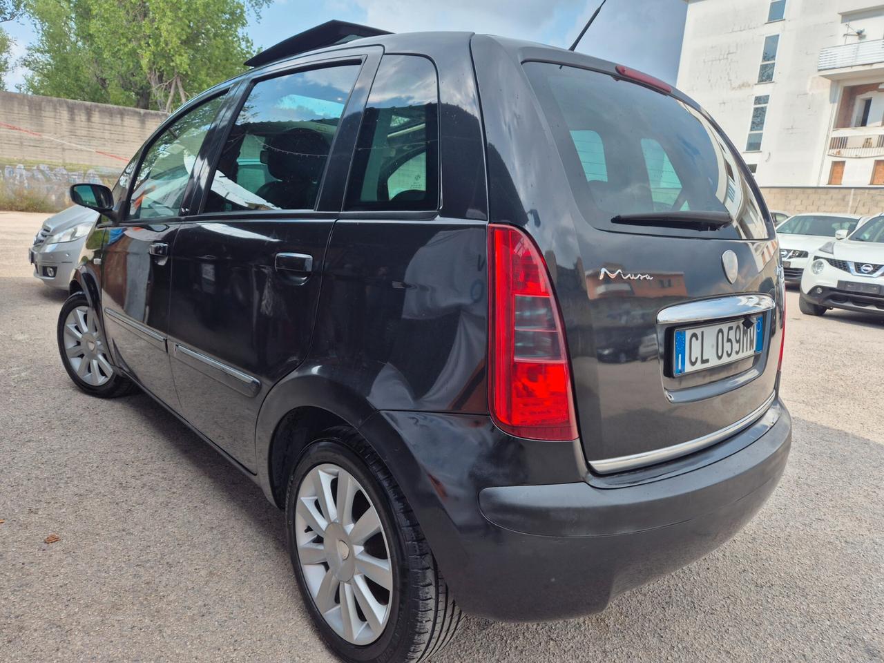 Lancia MUSA 1.9 m.jet con tetto aprile del 2006
