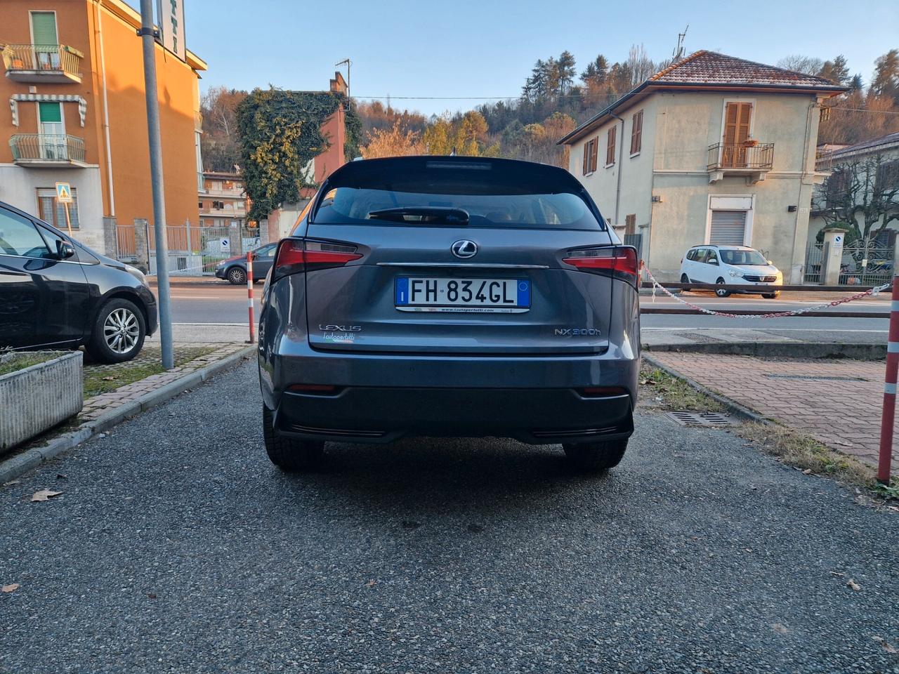 Lexus NX 300 hybrid 2.5 155CV AUTOMATICA, Telecamera, Sensori