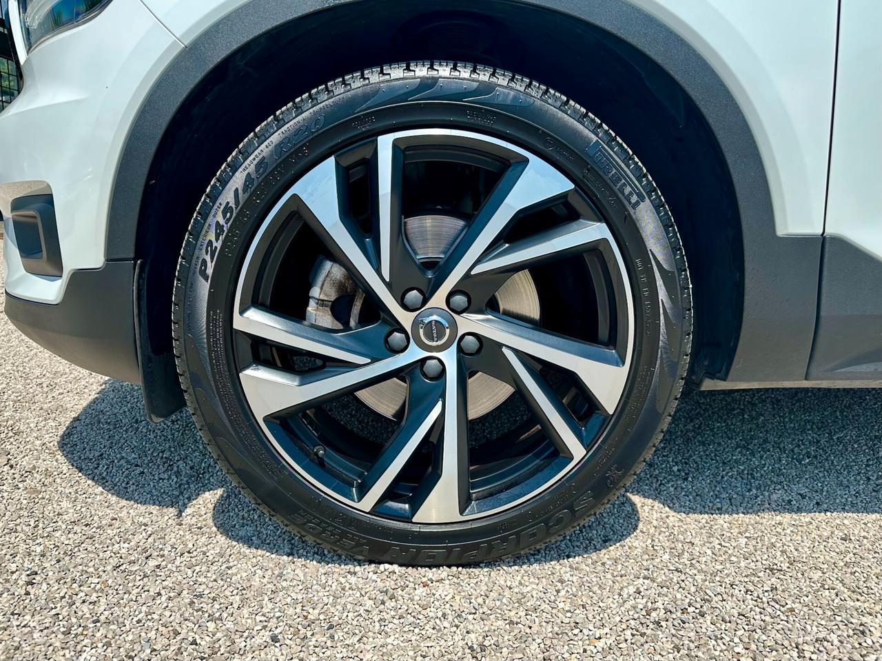 Volvo XC40 2.0 D4 R-Design 190cv AWD | PREZZO PROMO