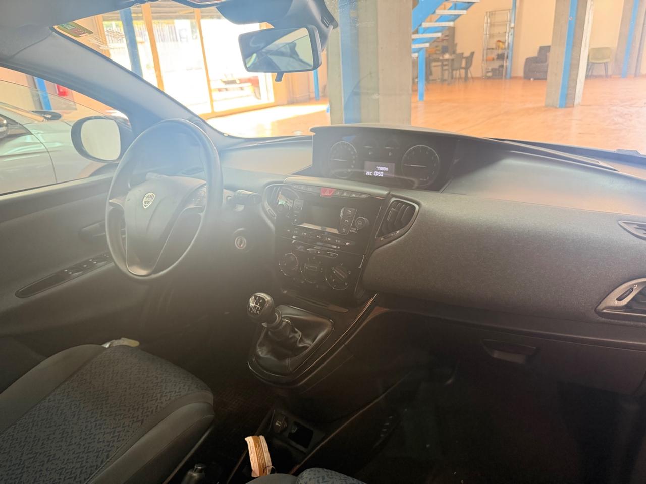 Lancia Ypsilon 1.0BENZ Hybrid 2022 NUOVA