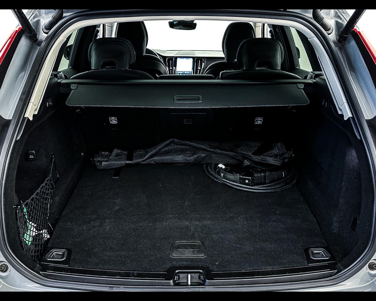 VOLVO XC60 (2017-->) - XC60 T6 Recharge Plug-in Hybrid AWD automatico Core