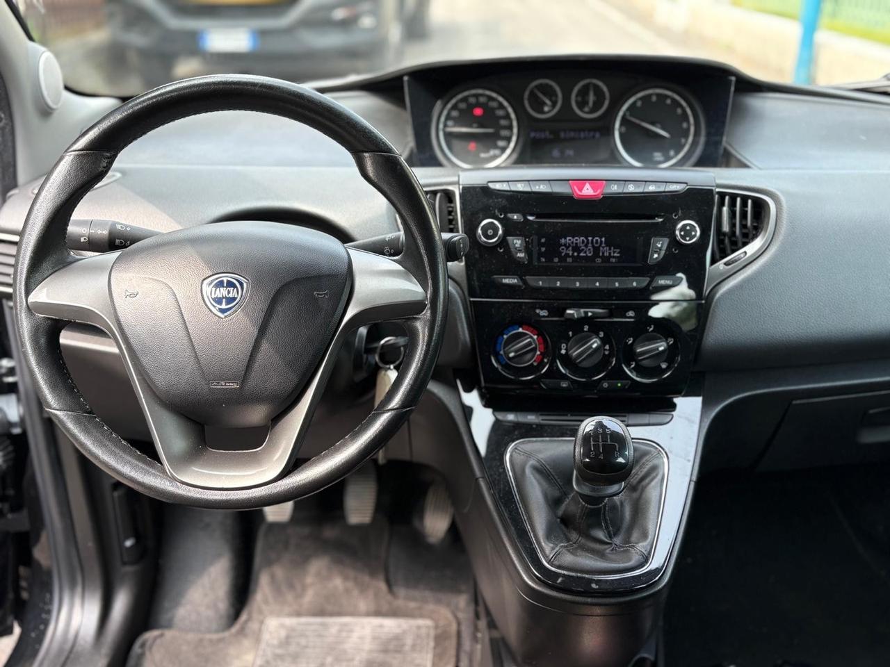 Lancia Ypsilon 0.9 TwinAir 85 CV 5 porte S&S Platinum