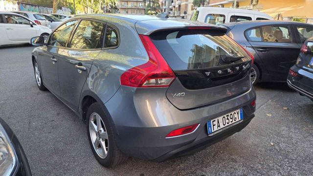 VOLVO V40 D2 1.6 Momentum