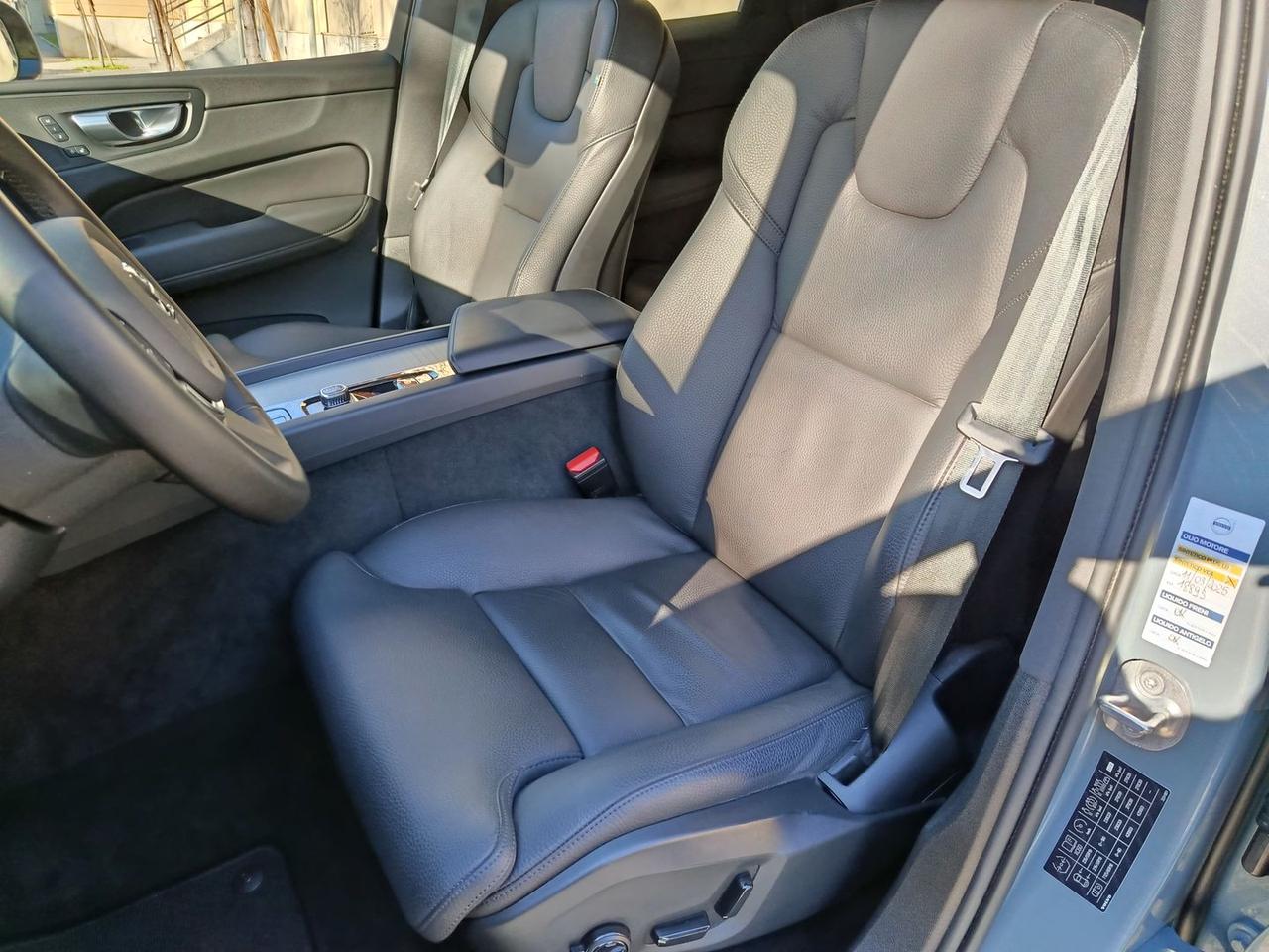 Volvo XC 60 Plus Dark 2.0 B4 MHEV #9159