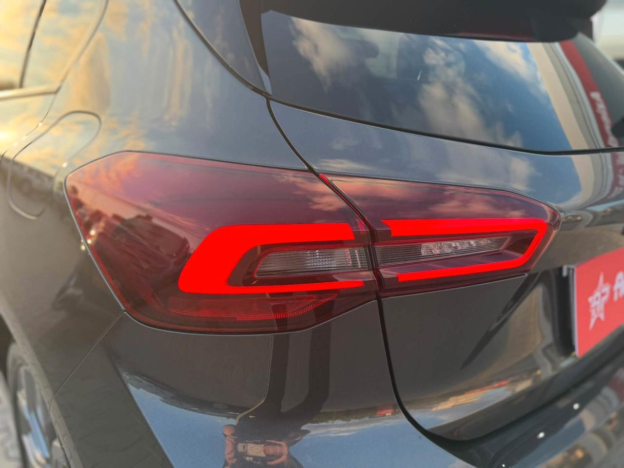 Ford Focus 1.0 EcoBoost Hybrid 125 CV 5p. ST-Line