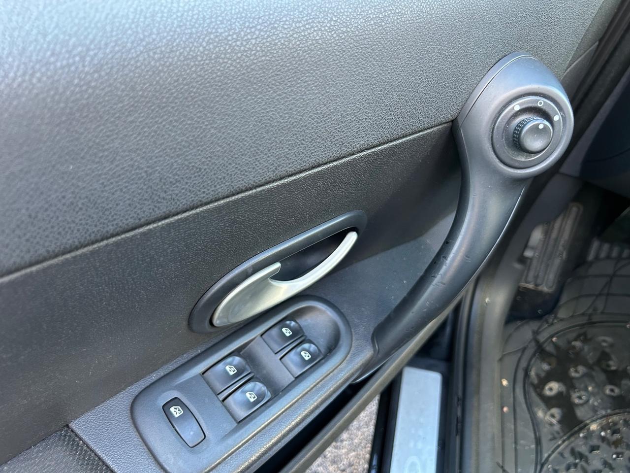 Renault Clio 1.5 dCi 85CV 5 porte AUTOMATICA