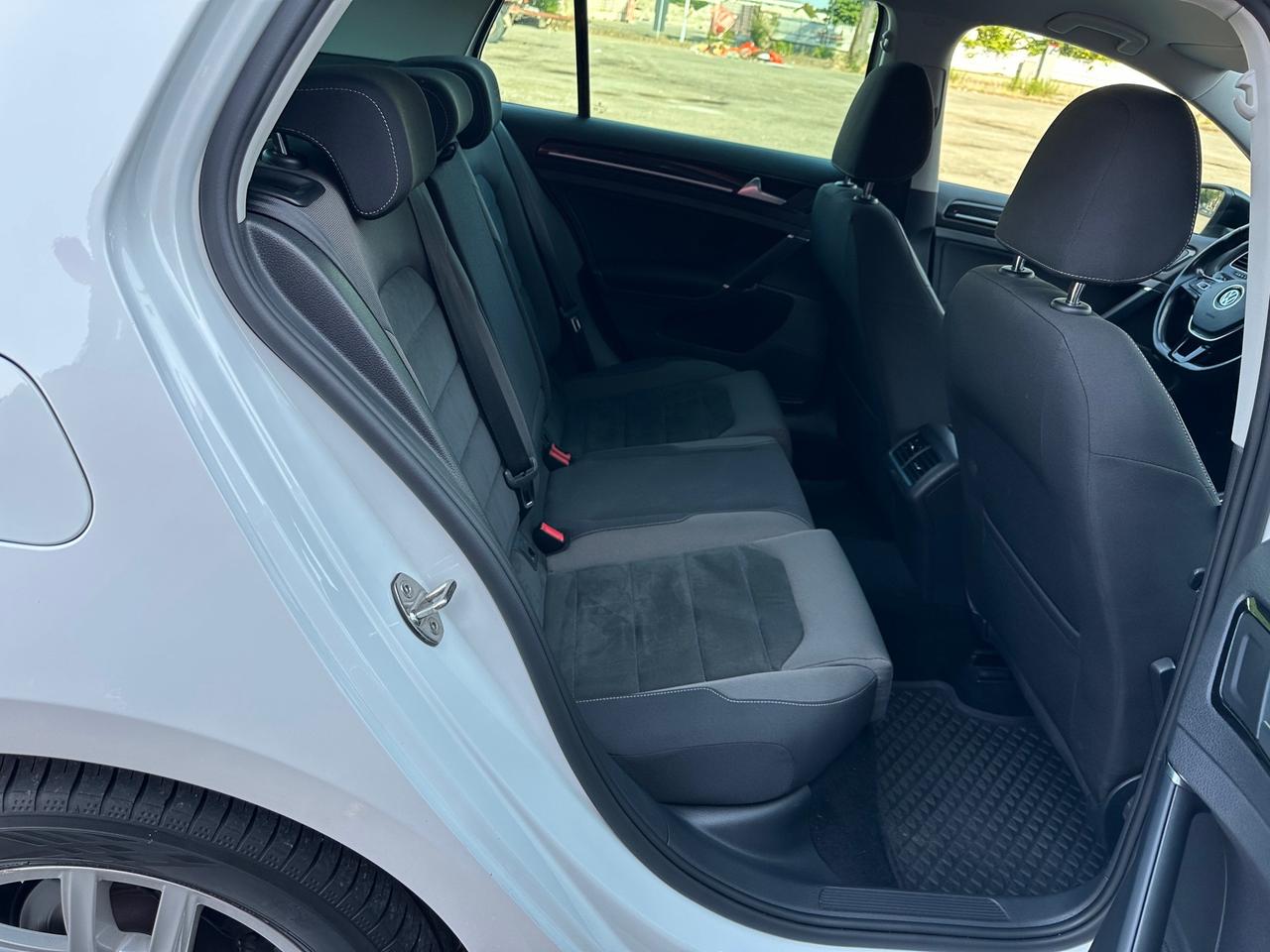 Volkswagen Golf 1.5 TGI DSG 5p. (Garanzia 24 Mesi)