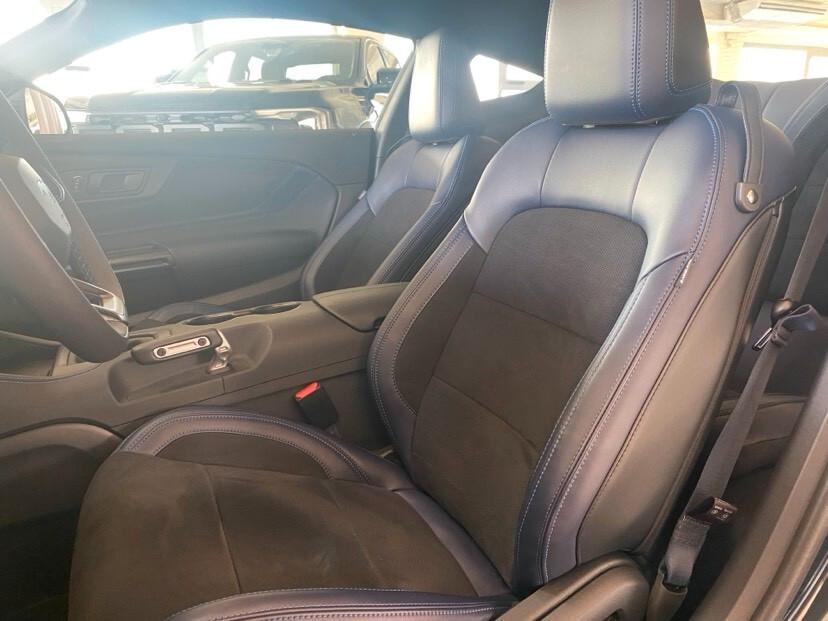 Ford Mustang Fastback 5.0 V8 Dark Horse