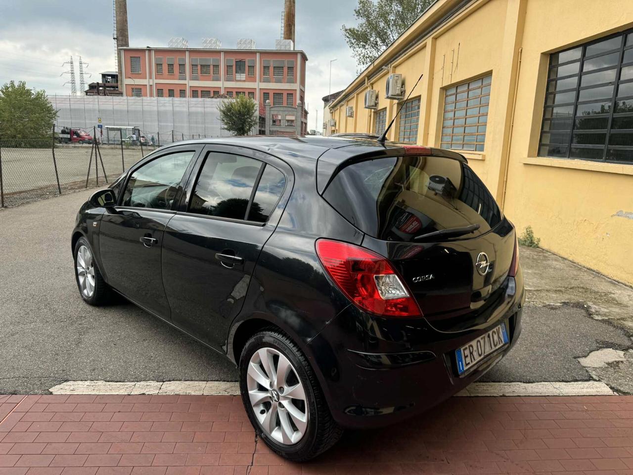 Opel Corsa 2013 GPL 170.000KM NEOPATENTATI