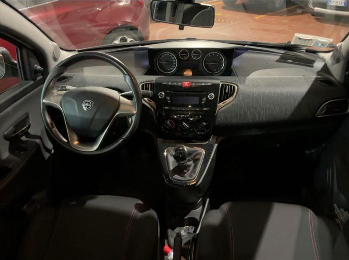 Lancia Ypsilon 1.2 69CV 5P Elefantino Rosa-km39500-