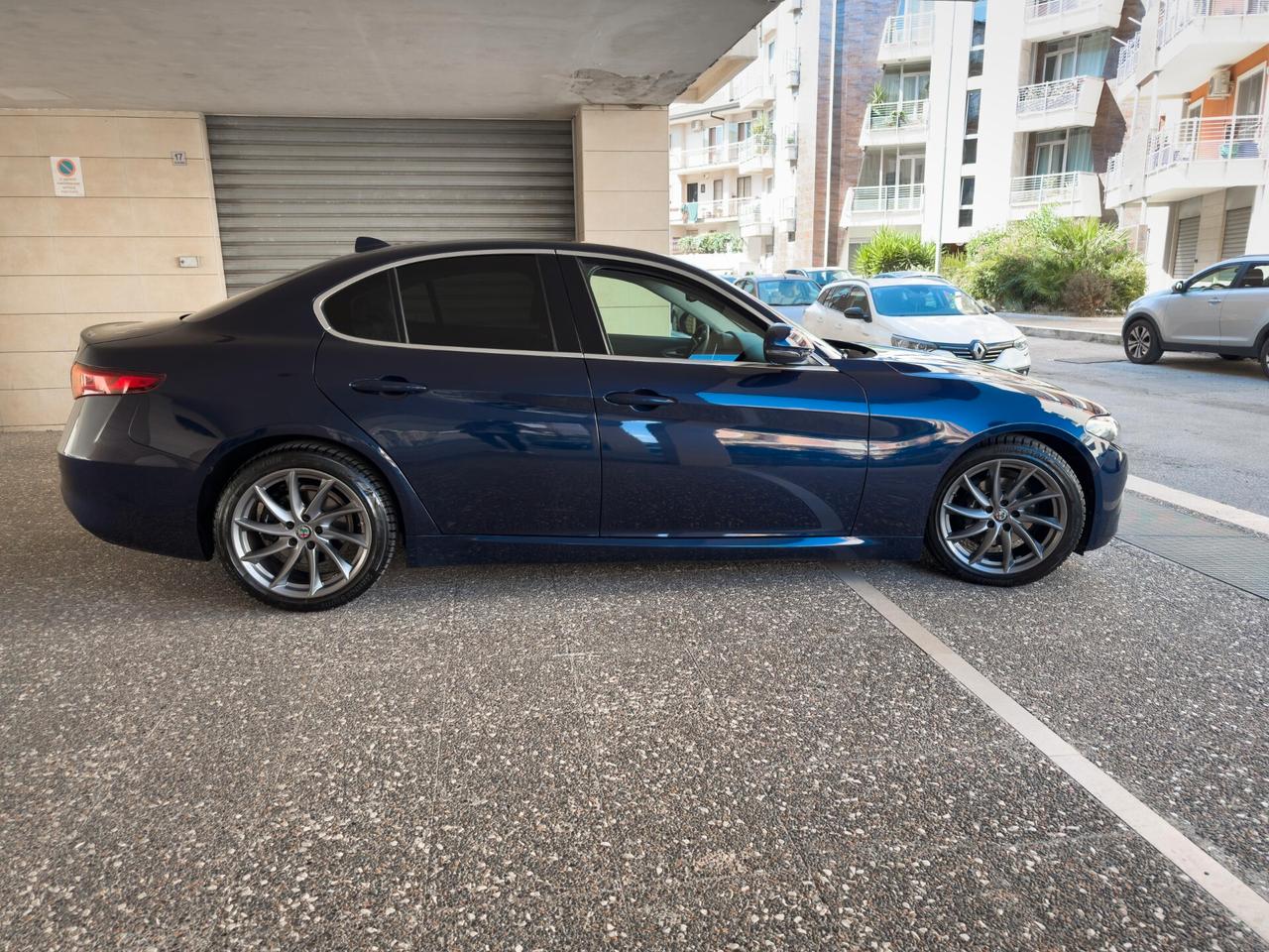 Alfa Romeo Giulia 2.2 Turbodiesel 180 cv AT8 Super PREZZO OUTLET!!!