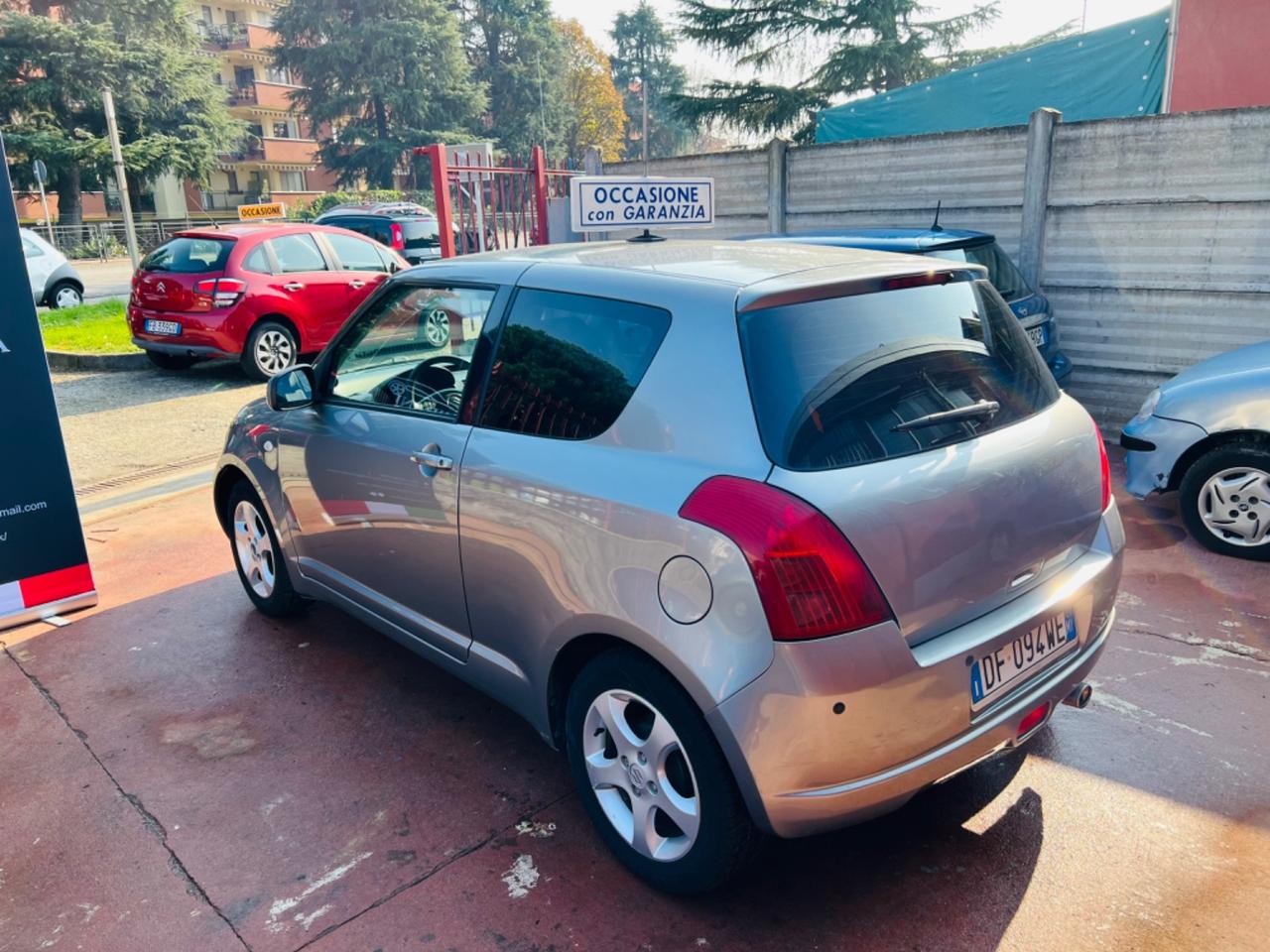 Suzuki Swift CON 12 MESI DI GARANZIA INCLUSI NEL PREZZO