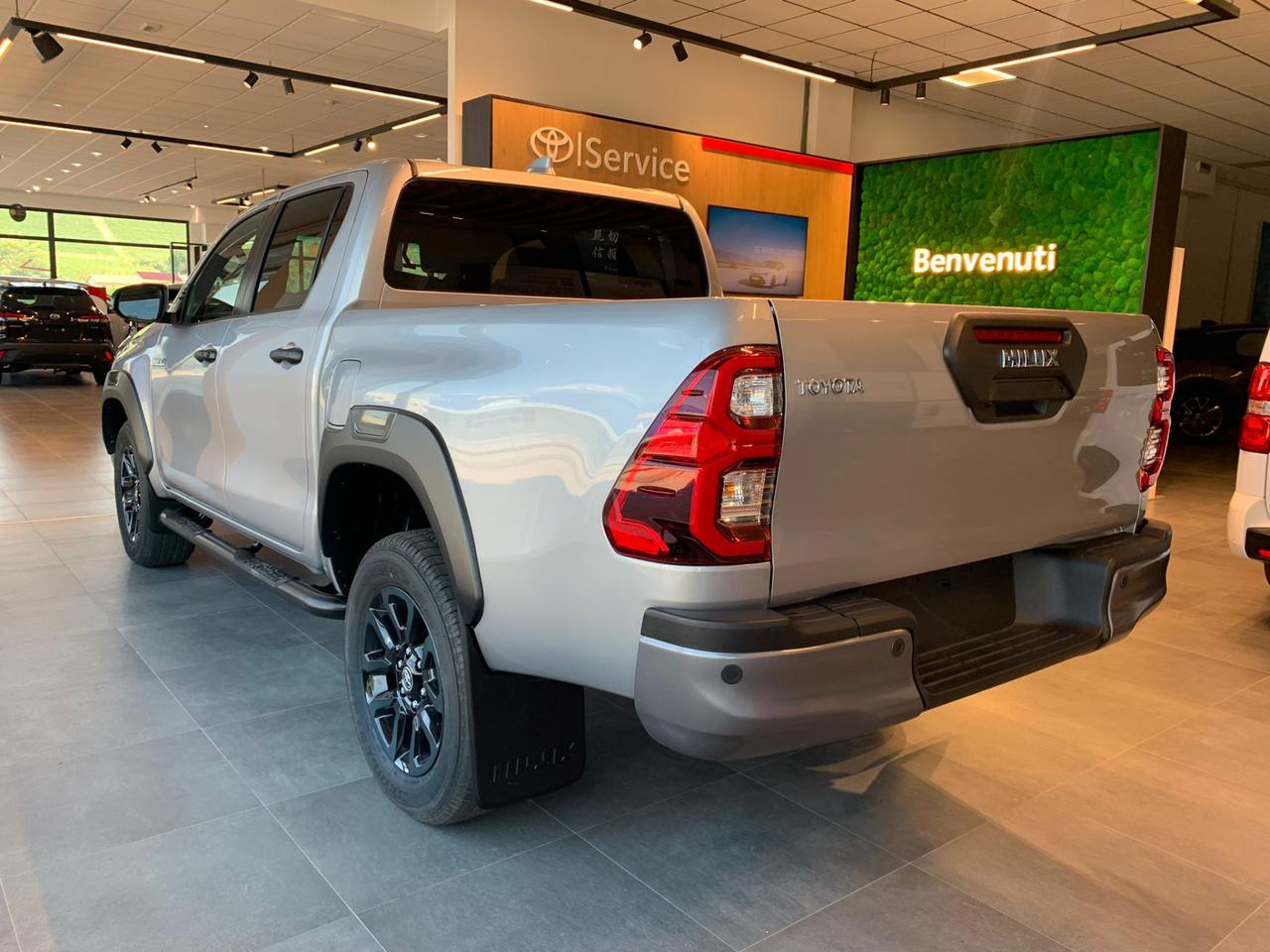 Toyota Hilux 2.4 d-4d double cab Invincible auto