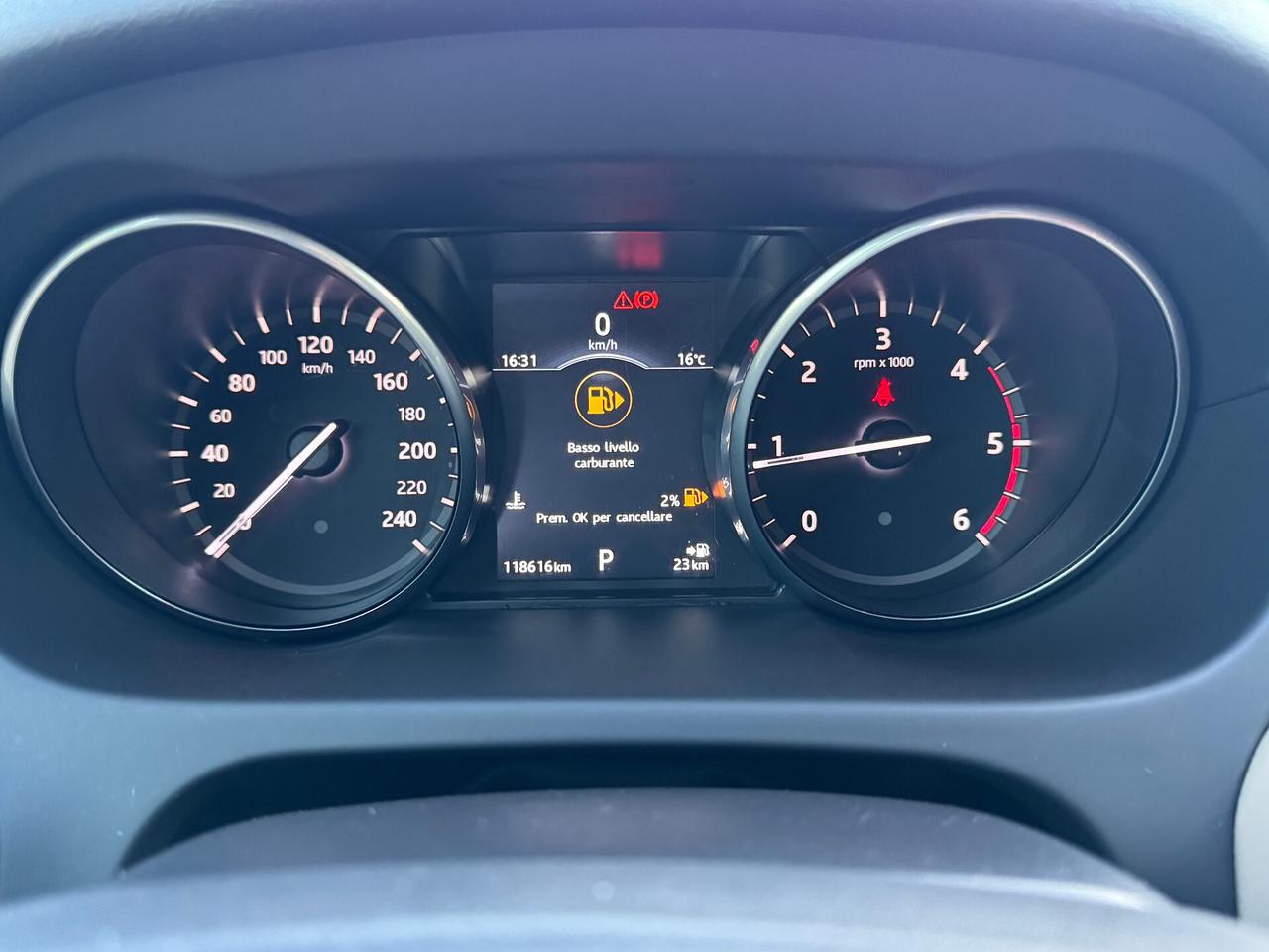 Land Rover Discovery Sport 2.0 TD4 180 CV HSE