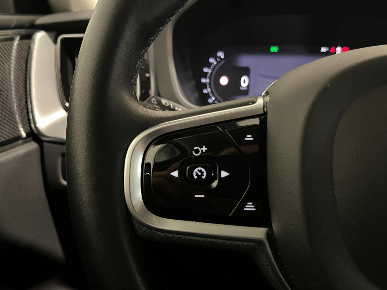 VOLVO XC60 2.0 B4 AUTO INSCRIPTON