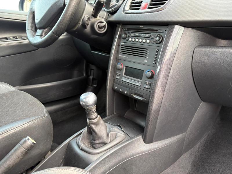 Peugeot 207 3 Porte 1.6 DIESEL 110 CV ADATTA NEOPATENTATI