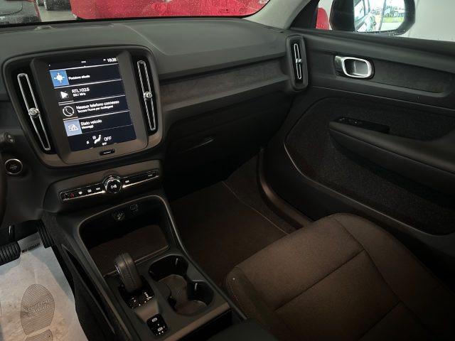 VOLVO XC40 T2 Momentum Core