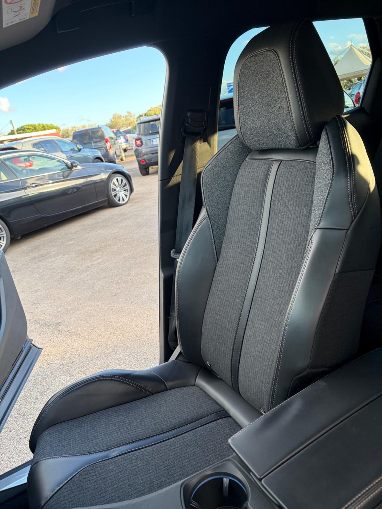Peugeot 3008 BlueHDi 130 EAT8 GT LINE