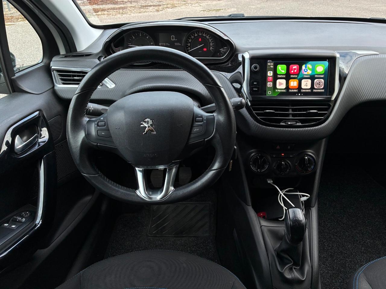 Peugeot 208 BlueHDi 100 S&S Signature