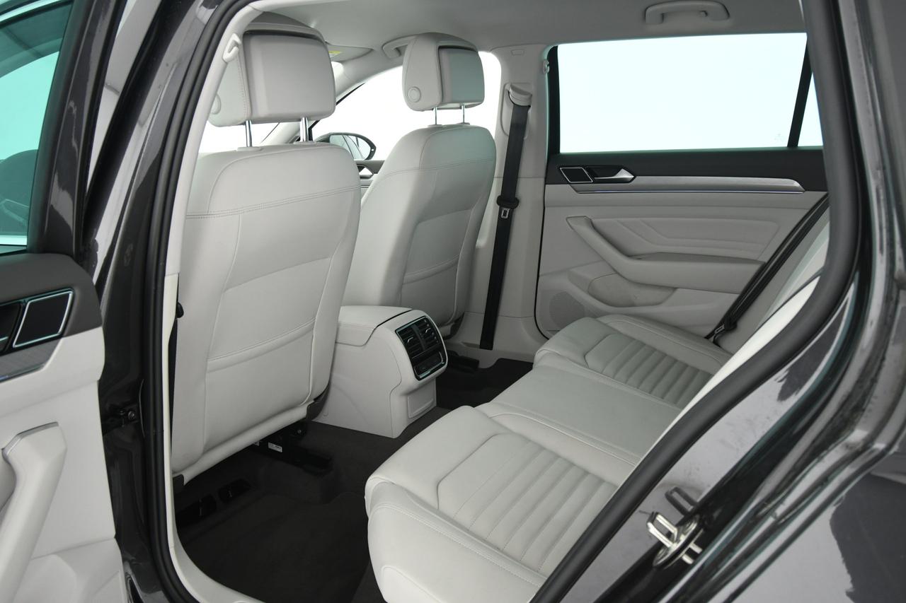 VOLKSWAGEN Passat Variant 2.0 tdi Business 150cv dsg CAMERA+LED+PELLE+ACC