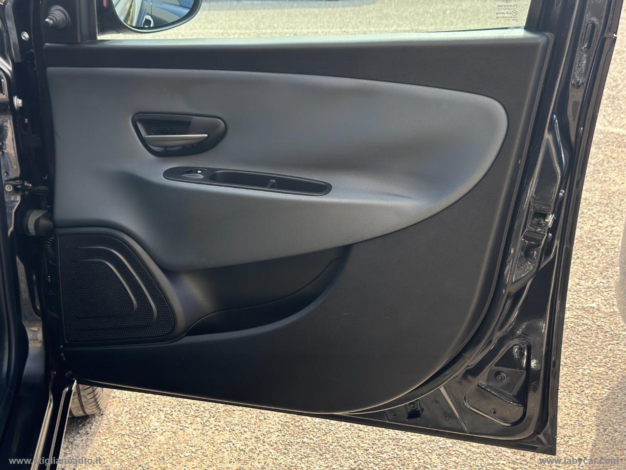 LANCIA Ypsilon 1.2 69 CV 5p. GPL Ecochic Silver
