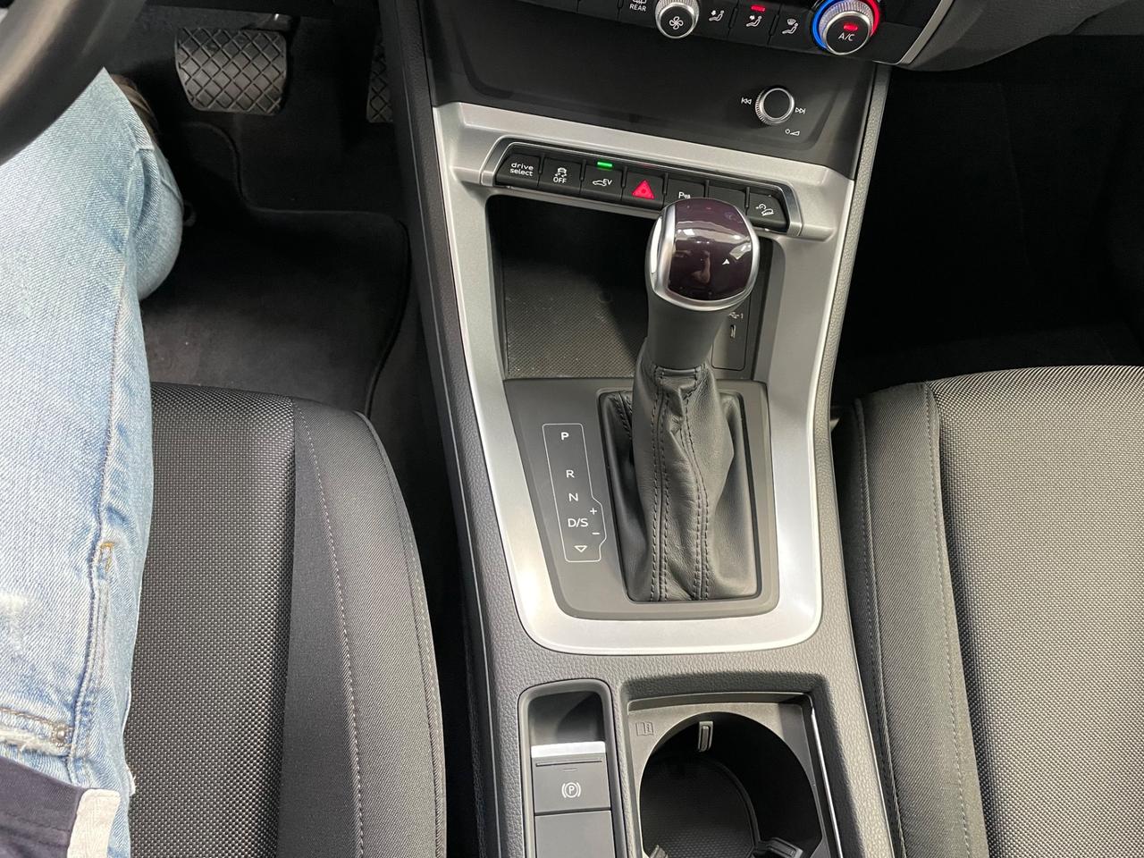 Audi Q3 SPB 45 TFSI e S tronic Business Plus