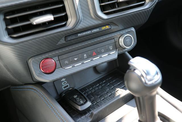 FORD Mustang Fastback 5.0 V8 aut. Dark Horse