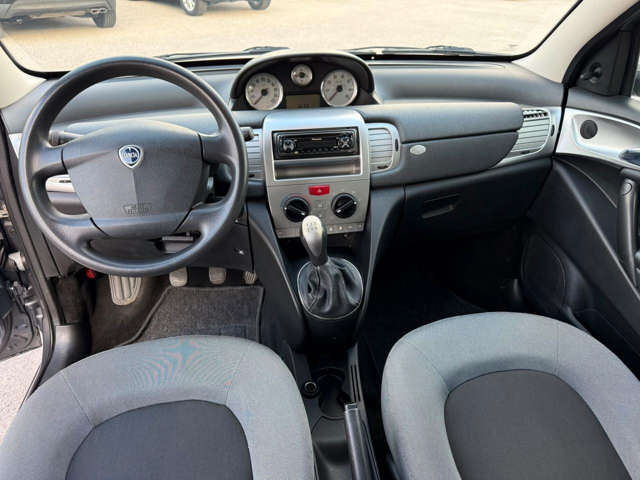 Lancia Ypsilon 1.3 MJT 75 CV Argento