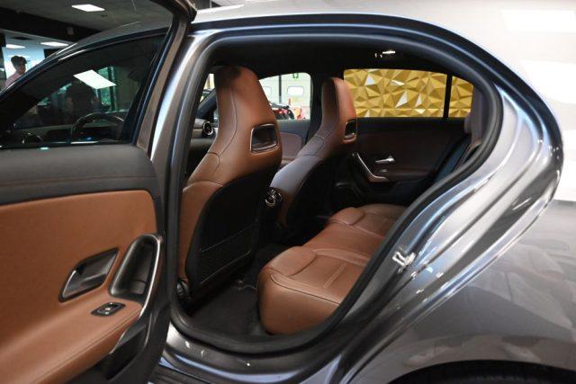 MERCEDES-BENZ A 35 AMG 4MATIC CAM19"NAVI LED PDC CRUISE TEL SED.RISC.FULL